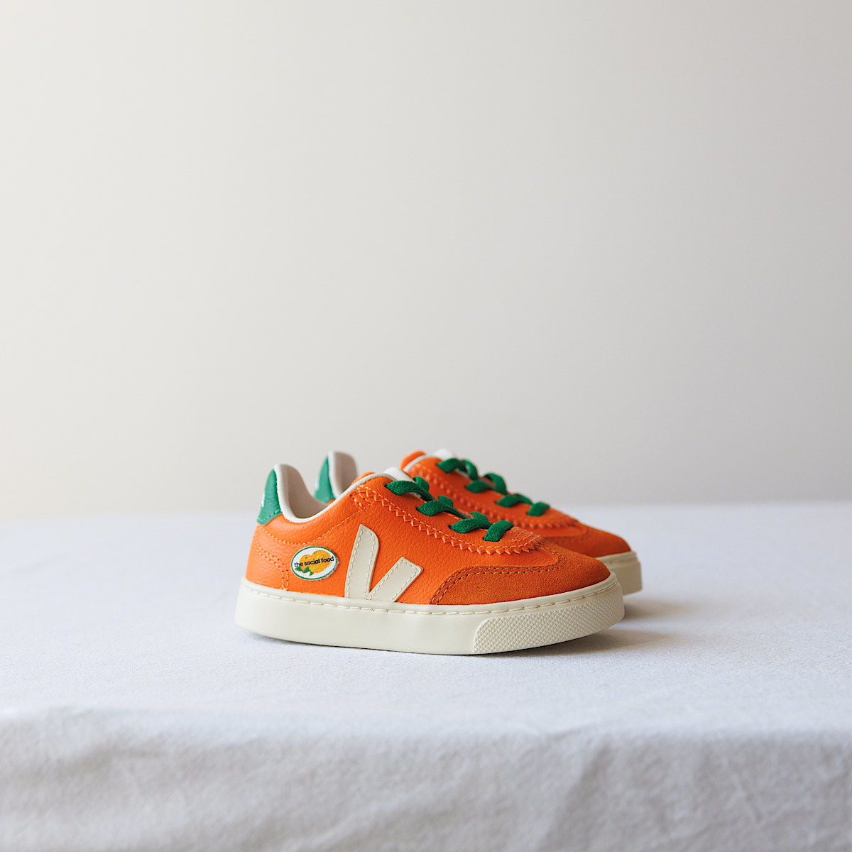 VOLLEY LEATHER VEJA X THE SOCIAL FOOD FURY CALCAIRE - Image 4