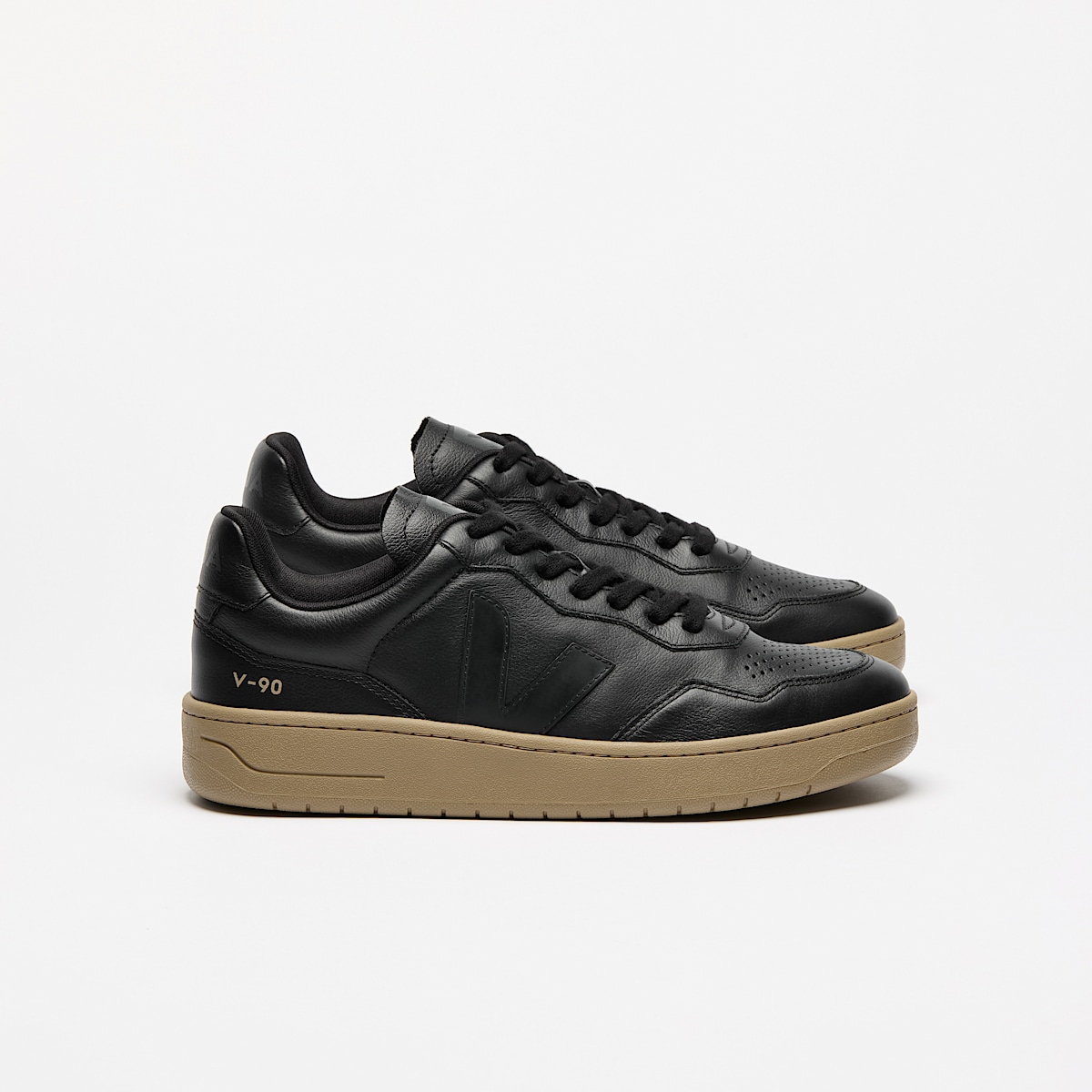 V-90 LEATHER BLACK DUNE