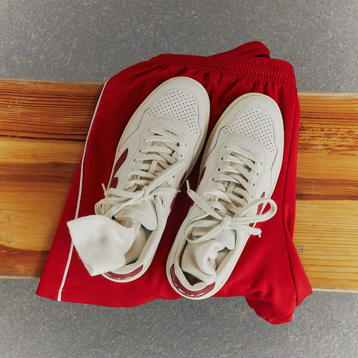 V-90 LEATHER WHITE MARSALA - Image 4