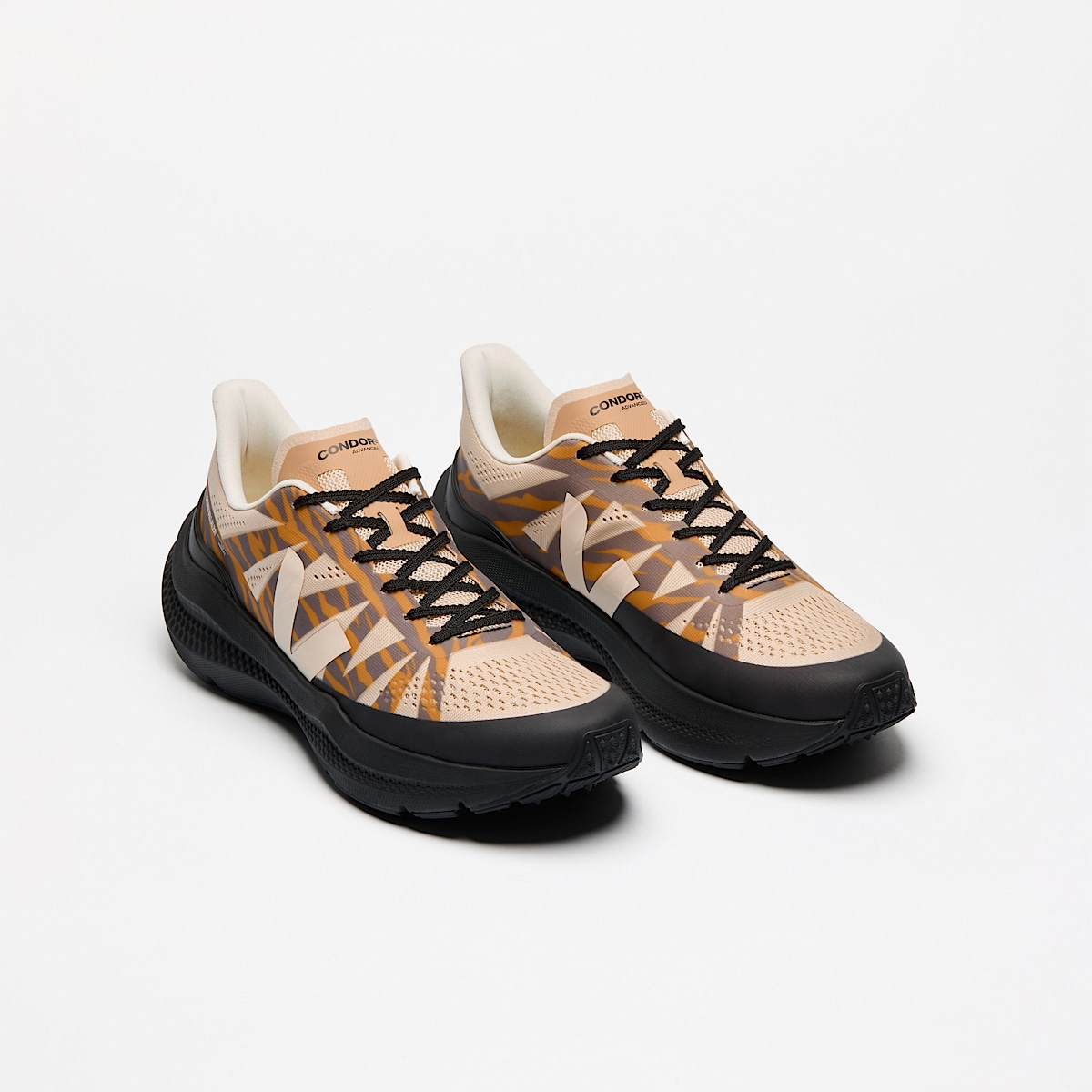 CONDOR 3 ADVANCED VEJA X CÉSAR VILLALBA AREIA CASHEW OURO - Image 2