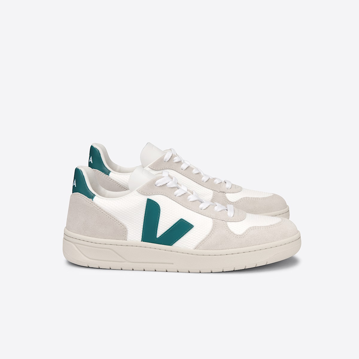 V-10 B-MESH WHITE BRITTANY