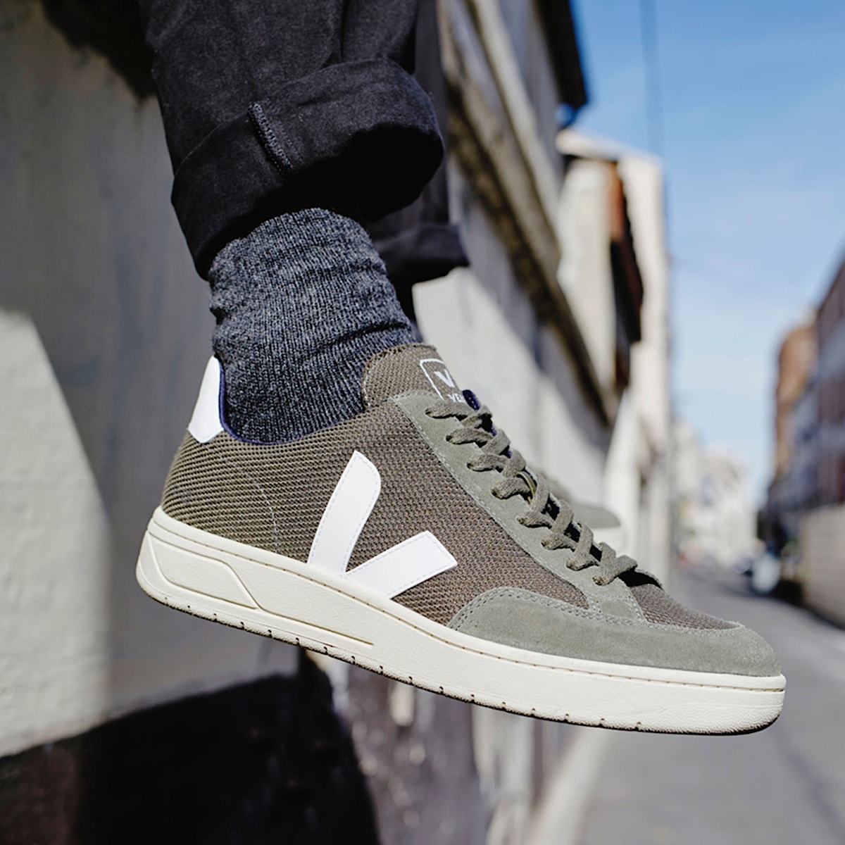 V-12 VEGAN B-MESH OLIVE WHITE - Image 4