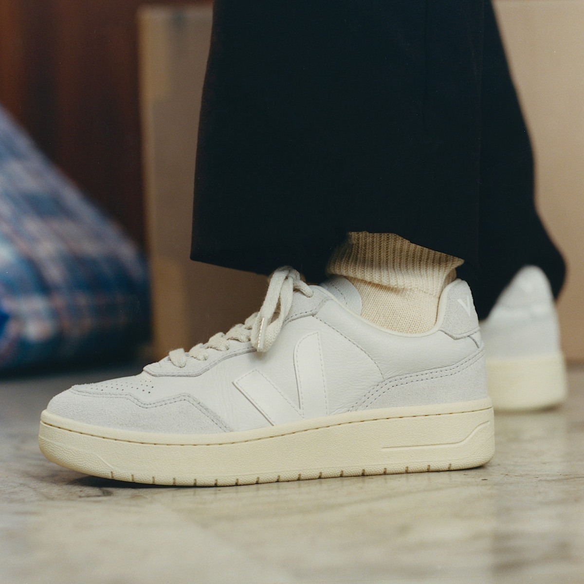 V-90 LEATHER GRAVEL WHITE - Image 4