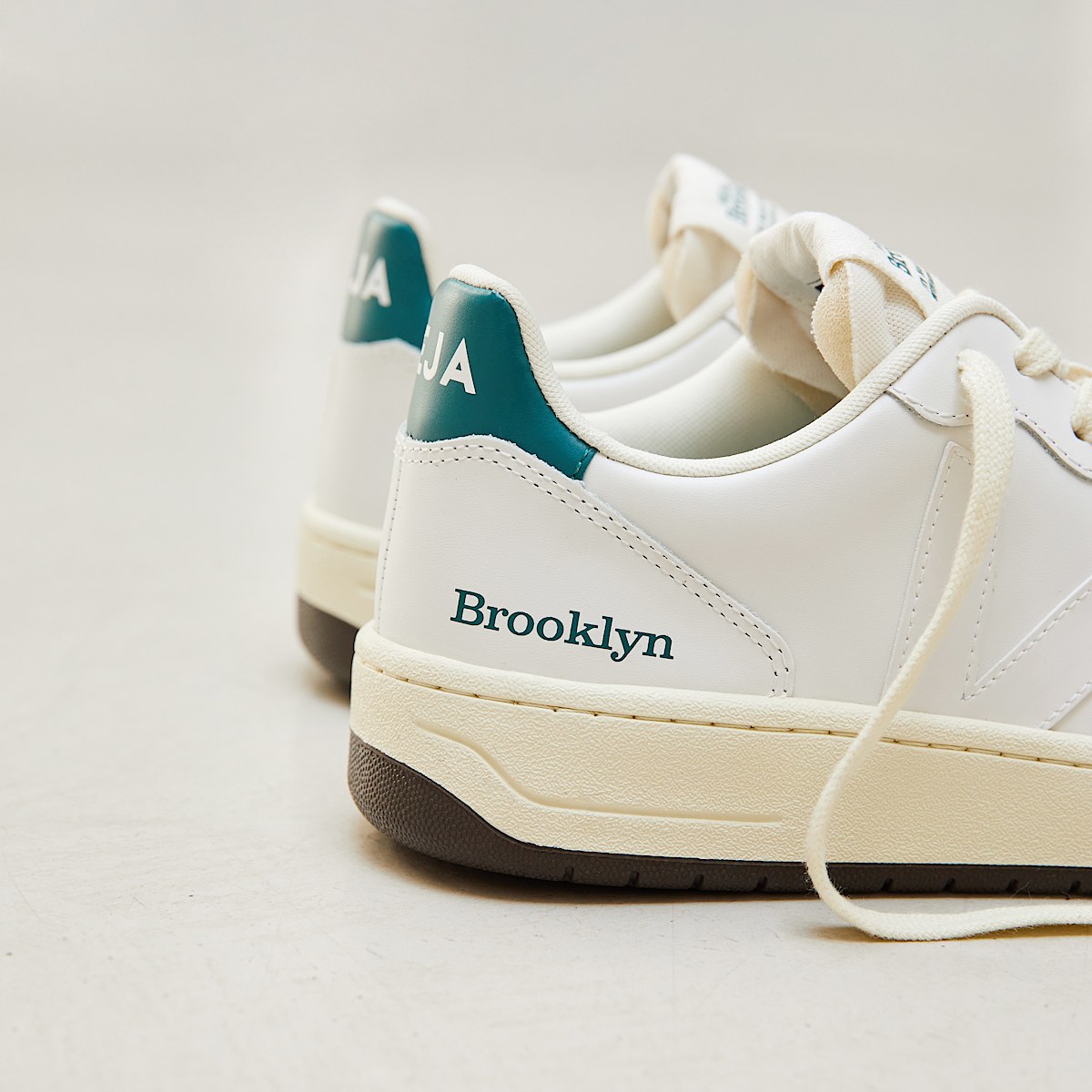 V-10 LEATHER BROOKLYN WHITE BRITTANY - Image 4